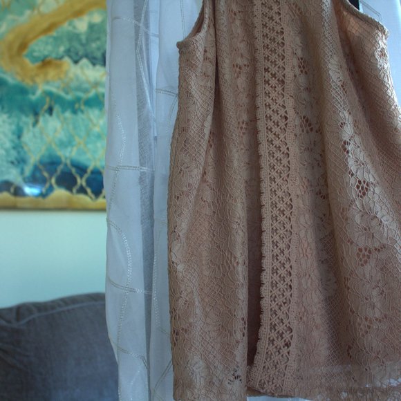 Cable & Gauge | Beige Sleeveless Blouse - Picture 6 of 9